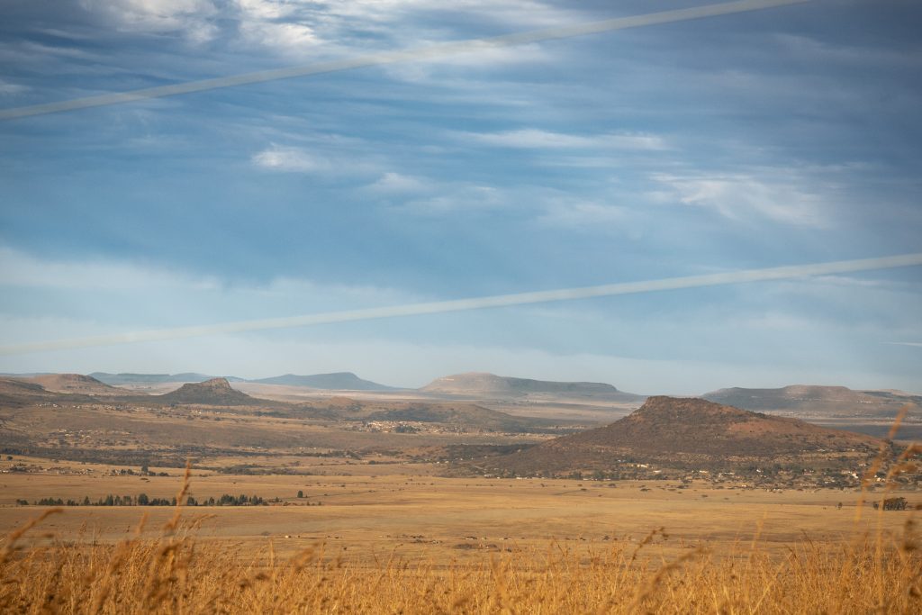 Rock-paintings-trail-with-Rorkes-Drift-and-Isandlwana-1024x683